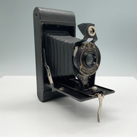 Kodak No. 2A Folding Cartridge Hawk-Eye Model B Camera