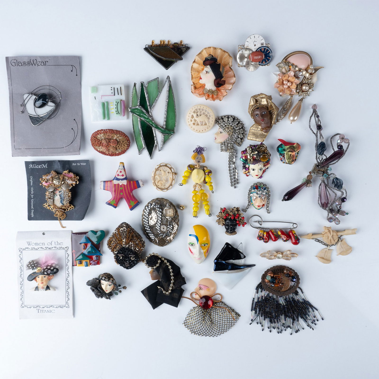 32pc Assorted Vintage Brooches and Pins, Whimsical & Artist (1 of 9)