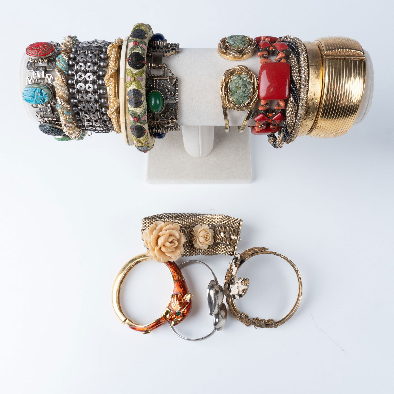 17pc Assorted Vintage Bracelets and Bangles Lot (1 of 6)