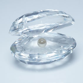 Swarovski Crystal Oyster with Pearl Figurine