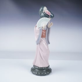 Lladro Porcelain Figurine, Chrysanthemum 01004990