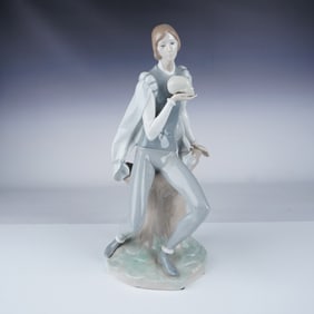Lladro Porcelain Figurine, Hamlet 1004729