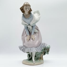 Lladro Porcelain Figurine, March Winds 1005061