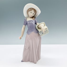 Lladro Porcelain Figurine 1006489, Tailor Made