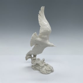 Boehm Bird in Flight Figurine