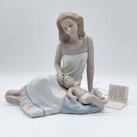Nadal Porcelain Figurine, Mother and Child