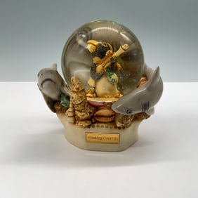 Harmony Kingdom Holding Court II Figural Snow Globe