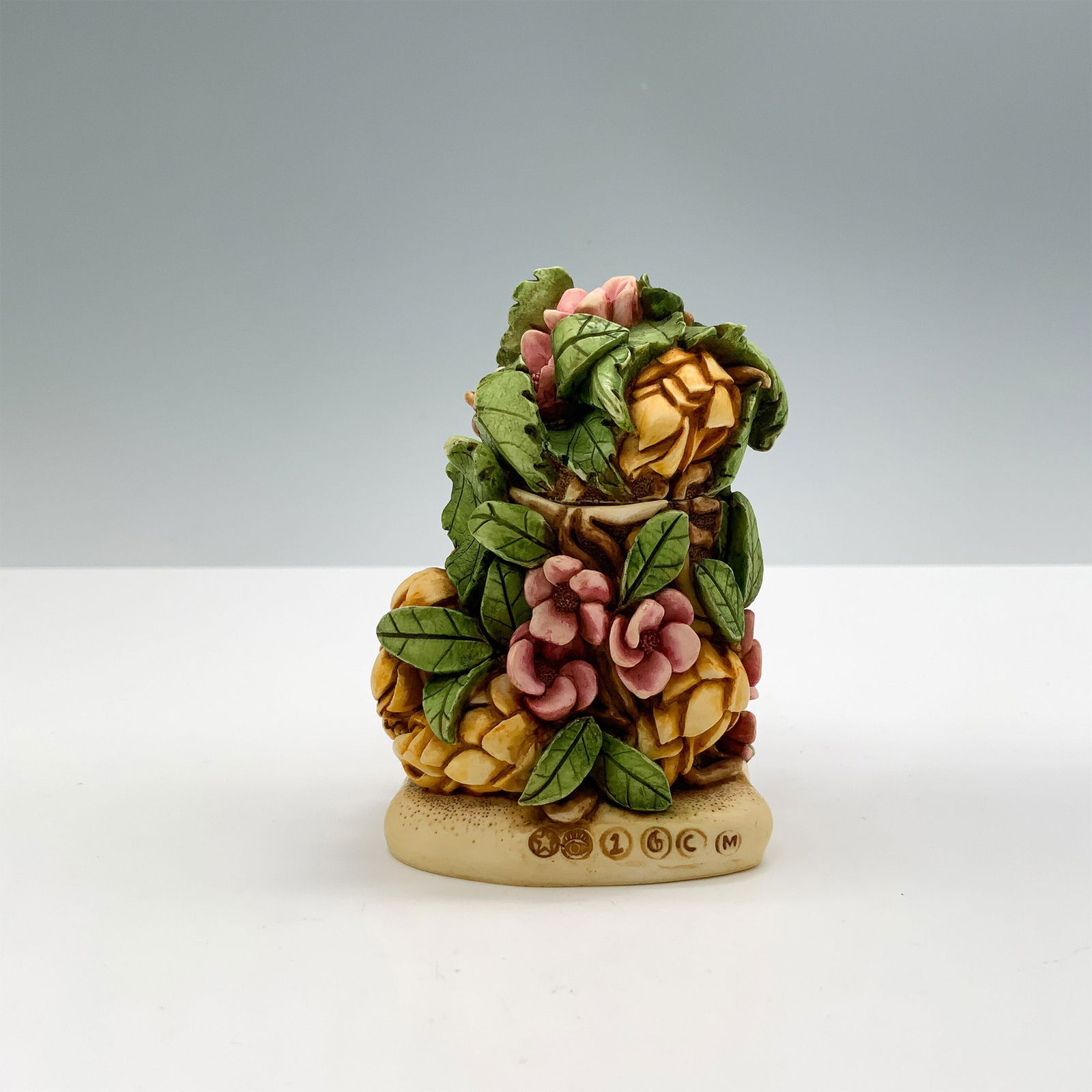 Harmony Kingdom Figure Box Hops, 1999 (1 of 4)