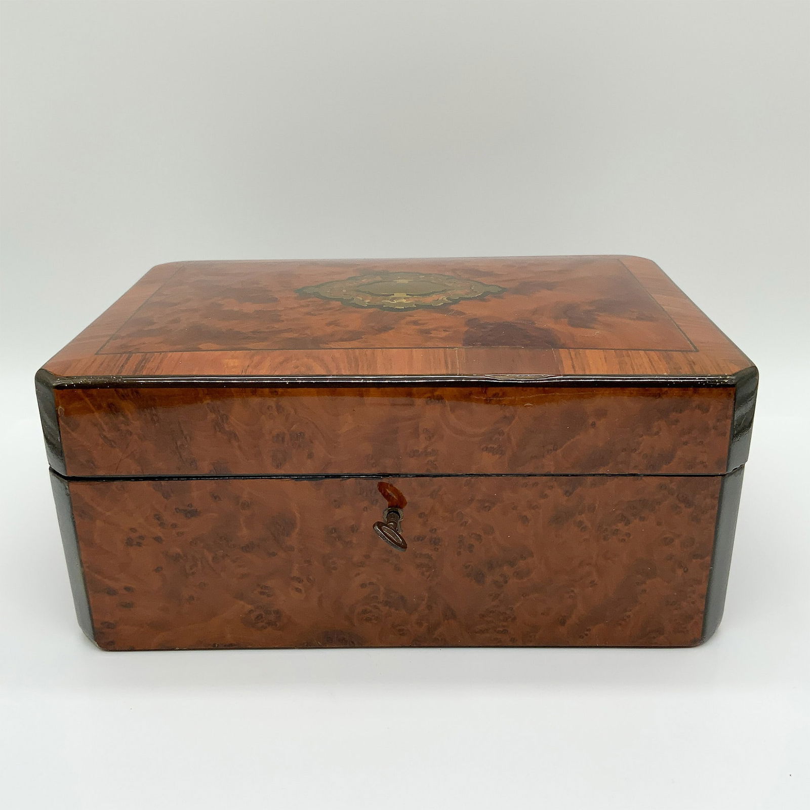Burlwood Victorian Vanity Box (1 of 4)