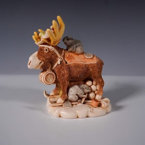 Harmony Kingdom Box Figurine, Beer Nuts