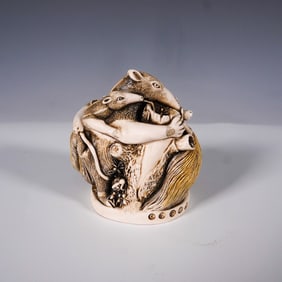 Harmony Kingdom Collectible Box, Antipasto