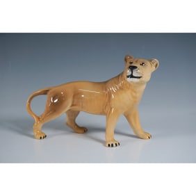 Beswick Figurine, Lioness - Facing Right 2097