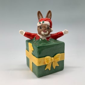 Royal Doulton Bunnykins Figurine, Santas Helper DB192
