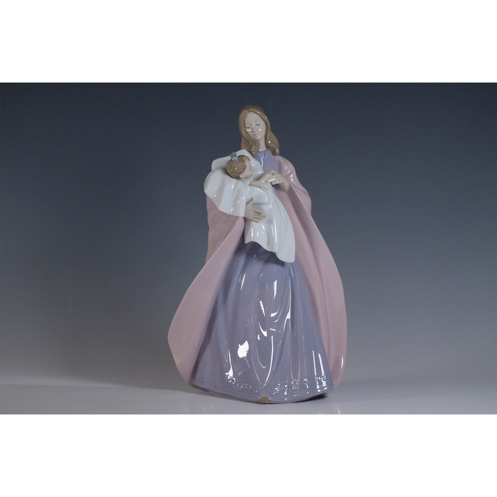 Nao by Lladro Figurine, A Mothers Touch 1300 (1 of 5)