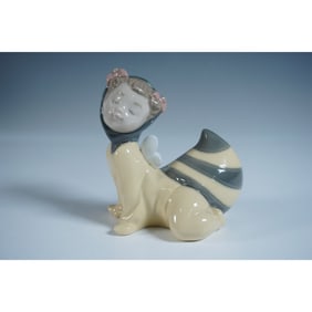 Nao by Lladro Porcelain Figurine, My Little Bumble Baby 1473