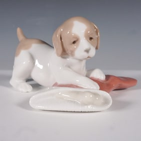 Nao by Lladro Puppy with Stocking Figurine