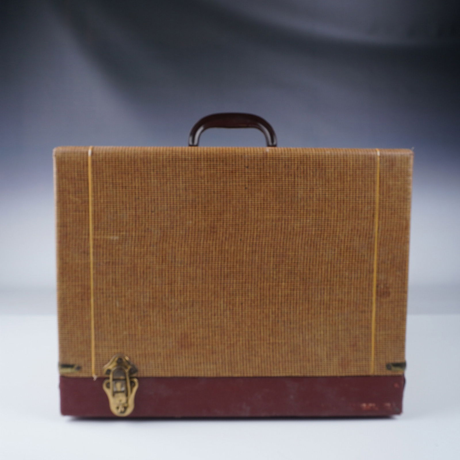 TDC Vivid Projector, Selectron Semimatic with Case: Vintage TDC Vivid projector, featuring the Selectron Semimatic model by the Three Dimension Co., with patent number 2,590,492. The projector includes a Trionar Anastigmat coated lens with a 5" focal l