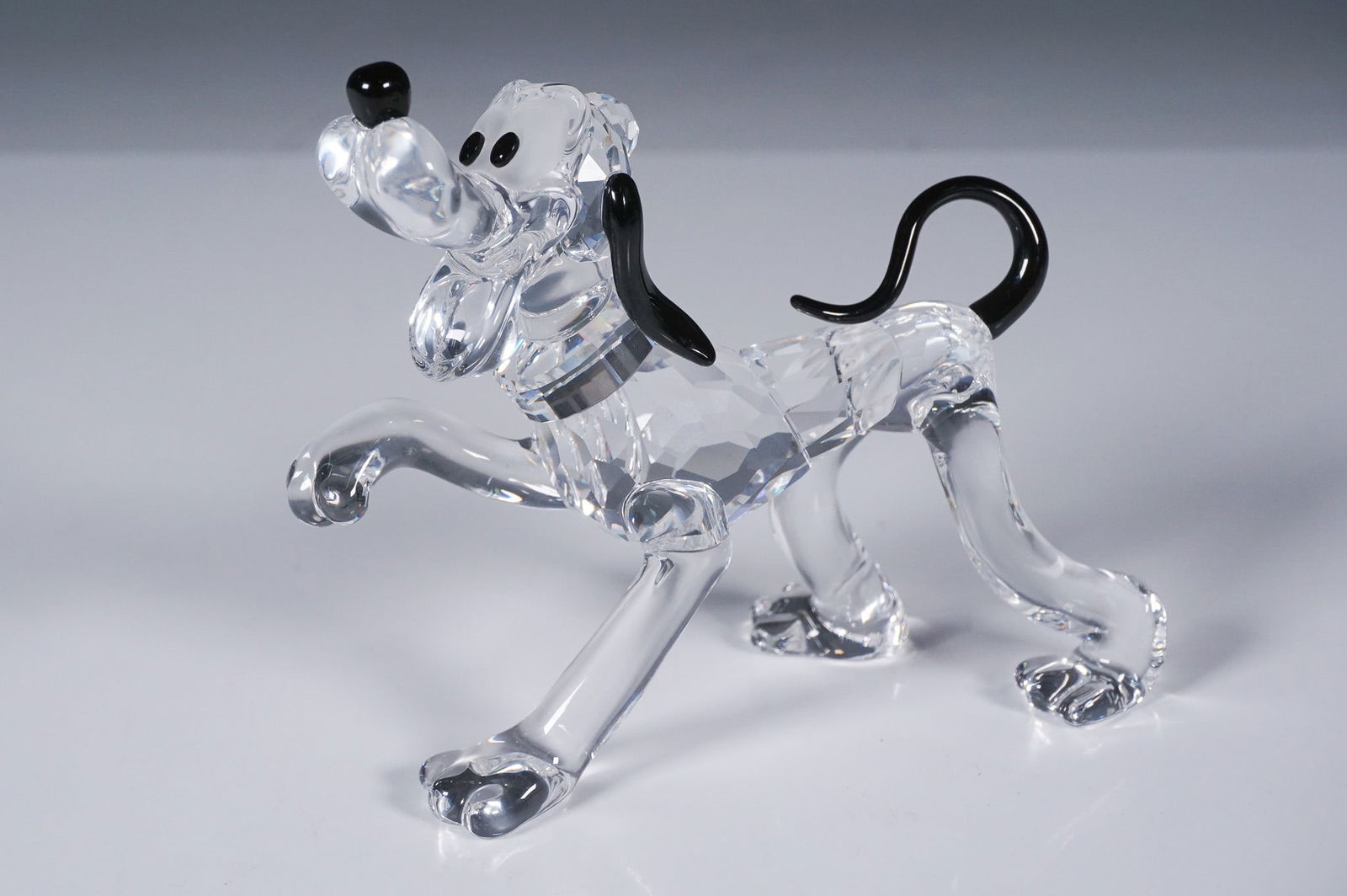 Swarovski Crystal Figurine, Disney Showcase Pluto (1 of 6)