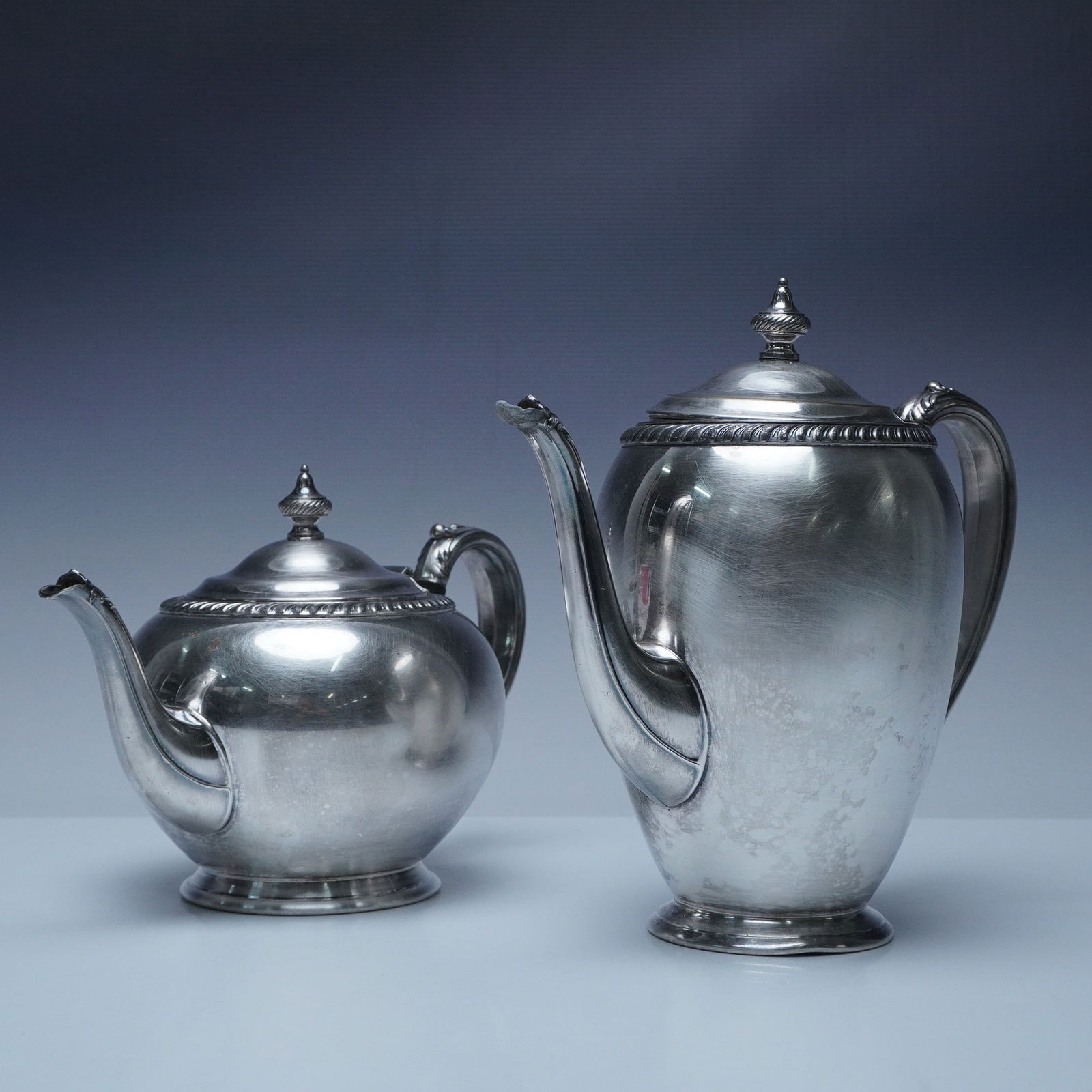 2pc Oneida Fiesta Silverplate Coffee and Tea Pots (1 of 5)