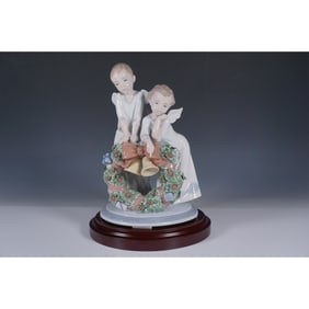 A Heavenly Christmas 1001863 - Lladro Figurine