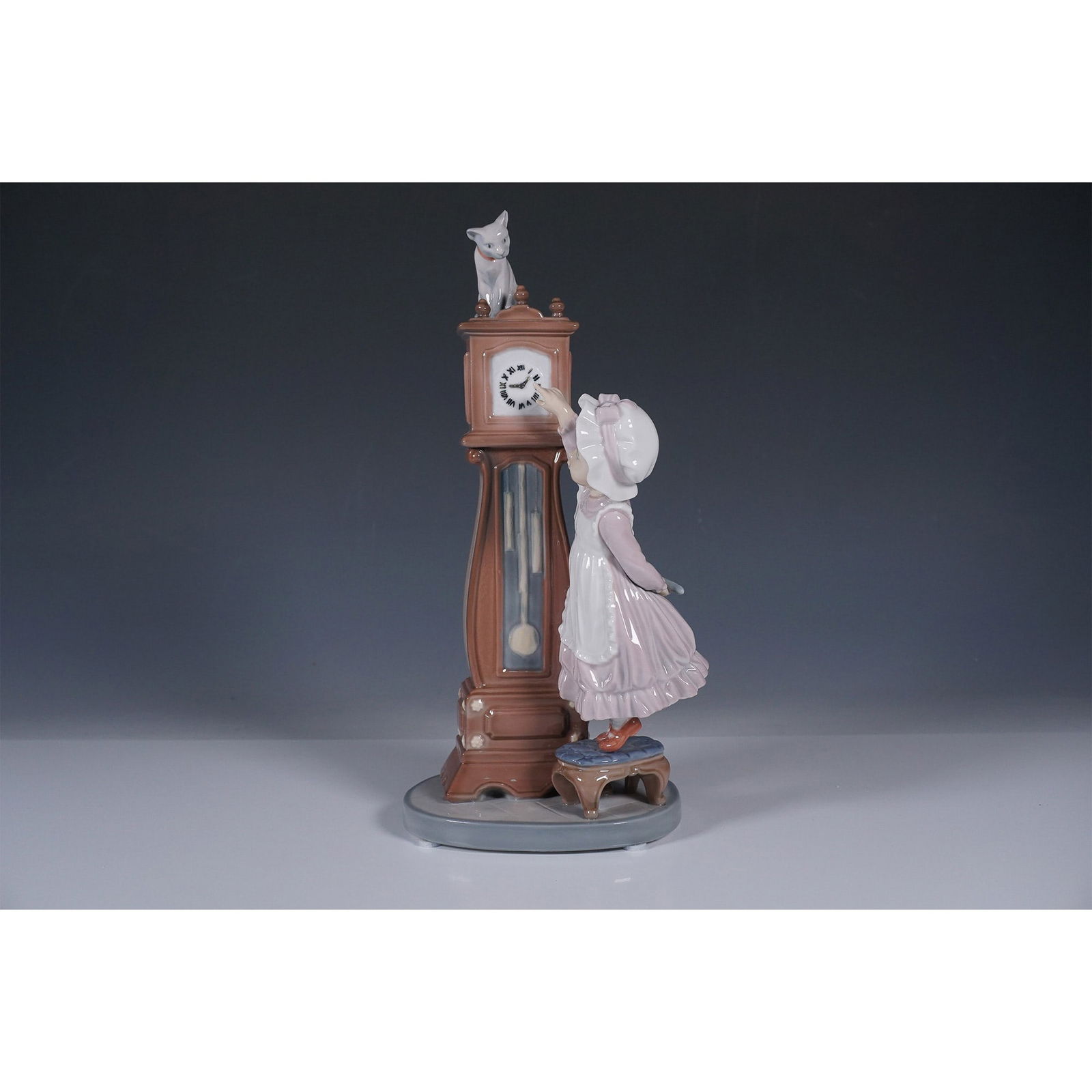 Bedtime 1005347 - Lladro Figurine (1 of 4)