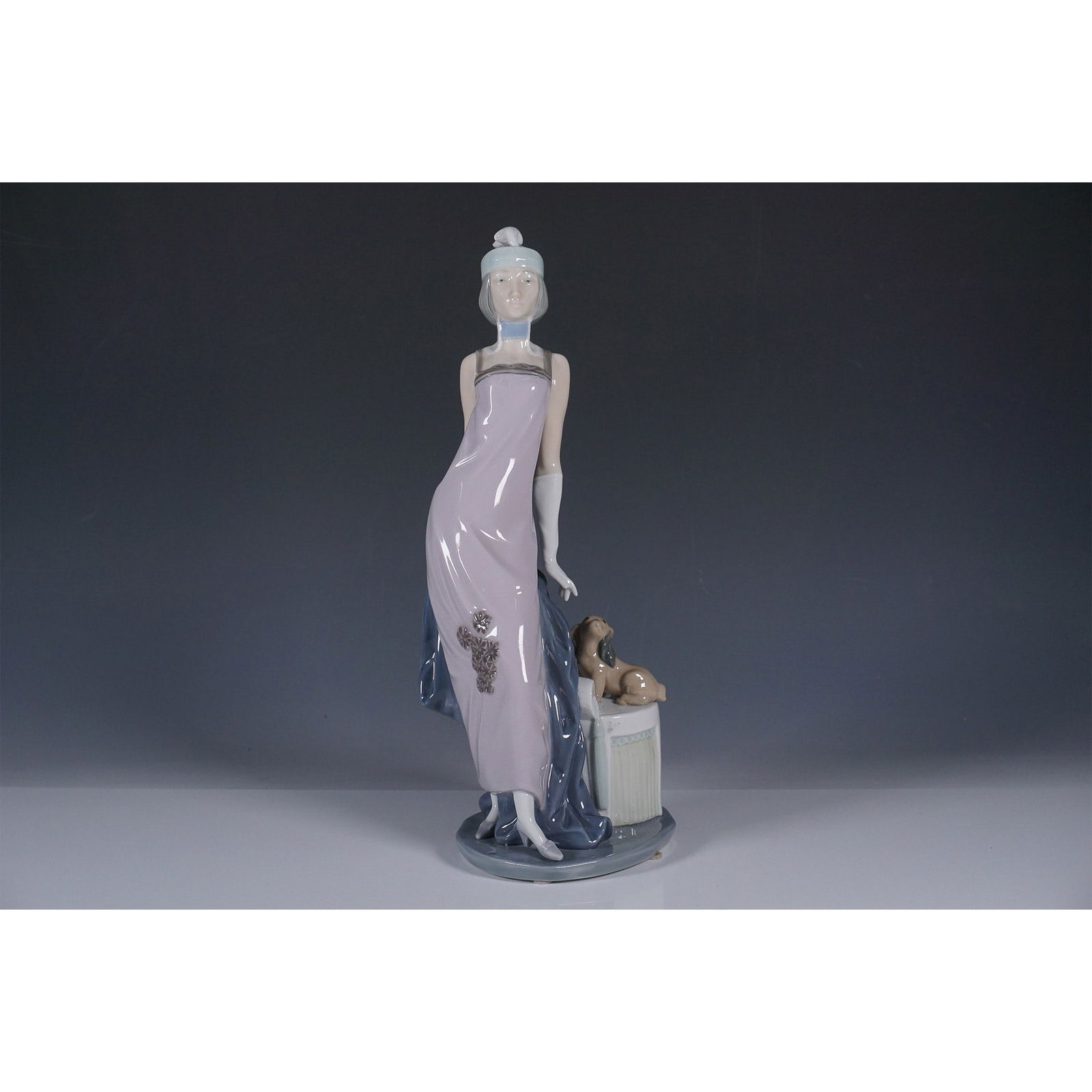 Couplet Lady  01005174 - Lladro Figurine (1 of 3)