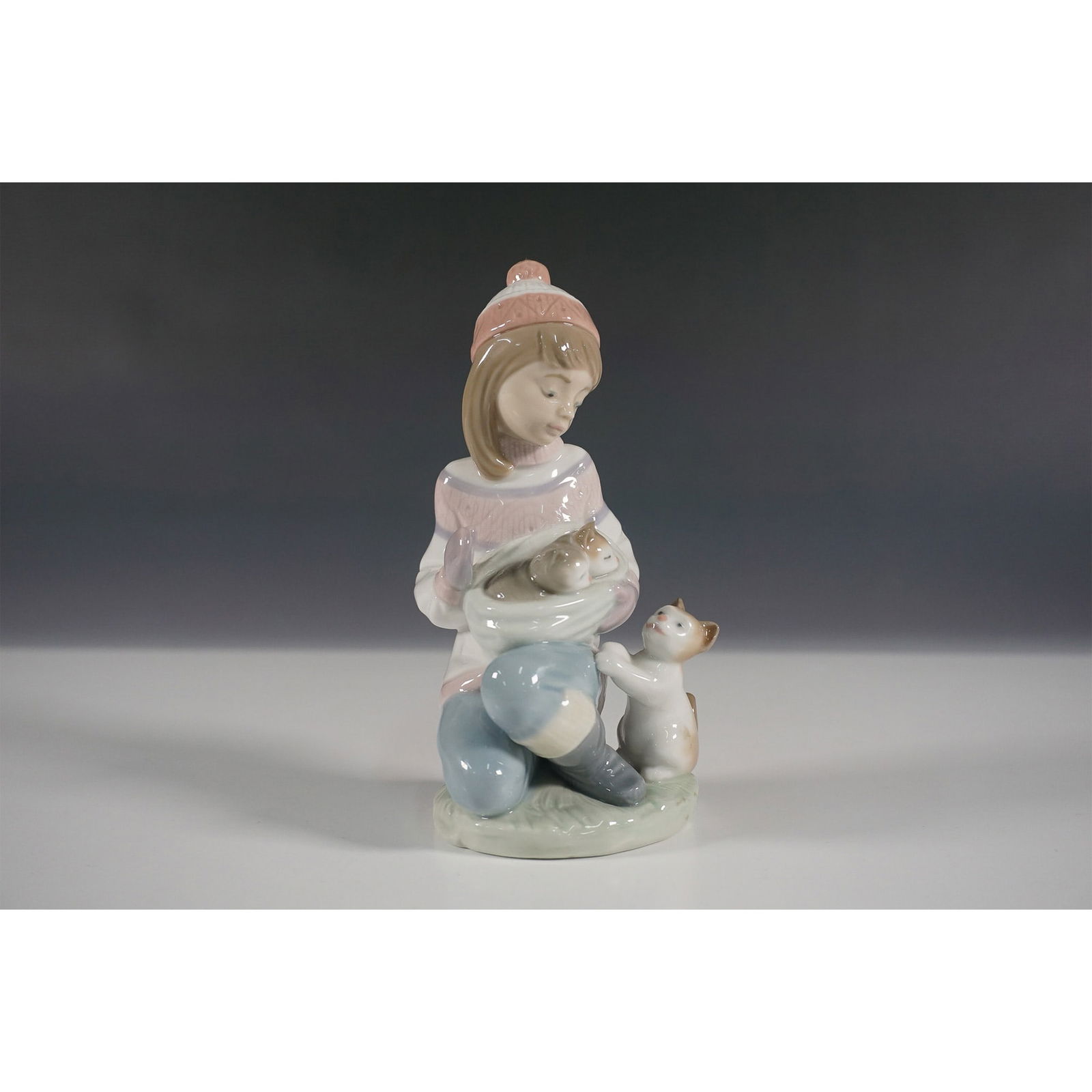 Friday's Child 1006020 - Lladro Figurine (1 of 3)