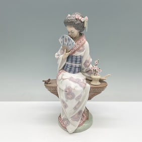Nippon Lady 01005327 - Lladro Figurine