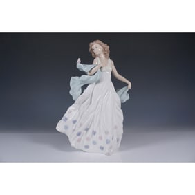 Summer Serenade 1006193 - Lladro Figurine