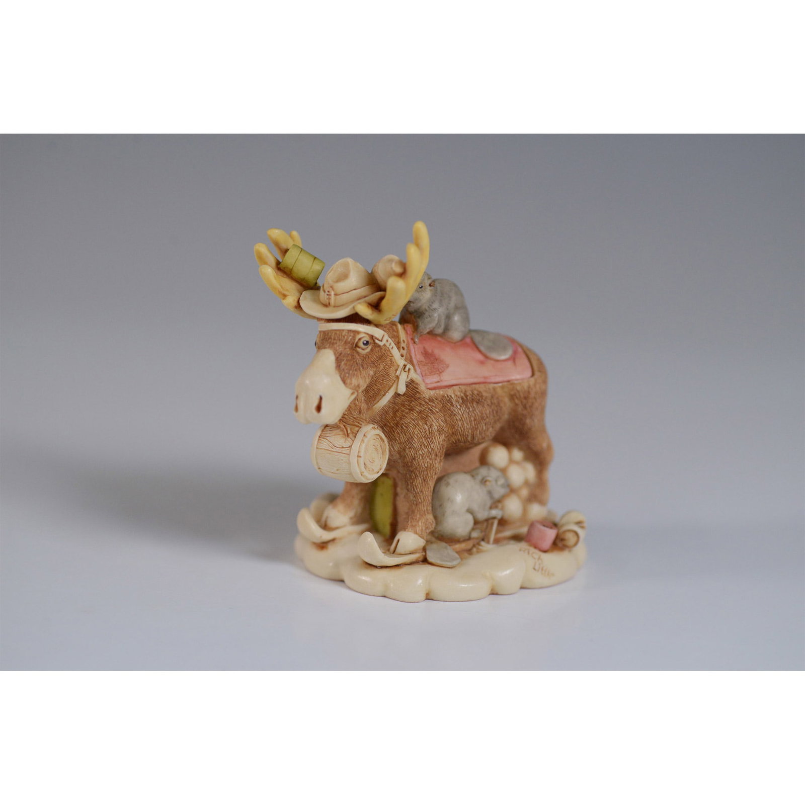 Harmony Kingdom Figurine Box, Beer Nuts (1 of 5)