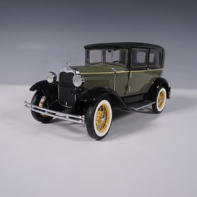 1930 Ford Model A 1:18 Scale Diecast Car by Signature Models