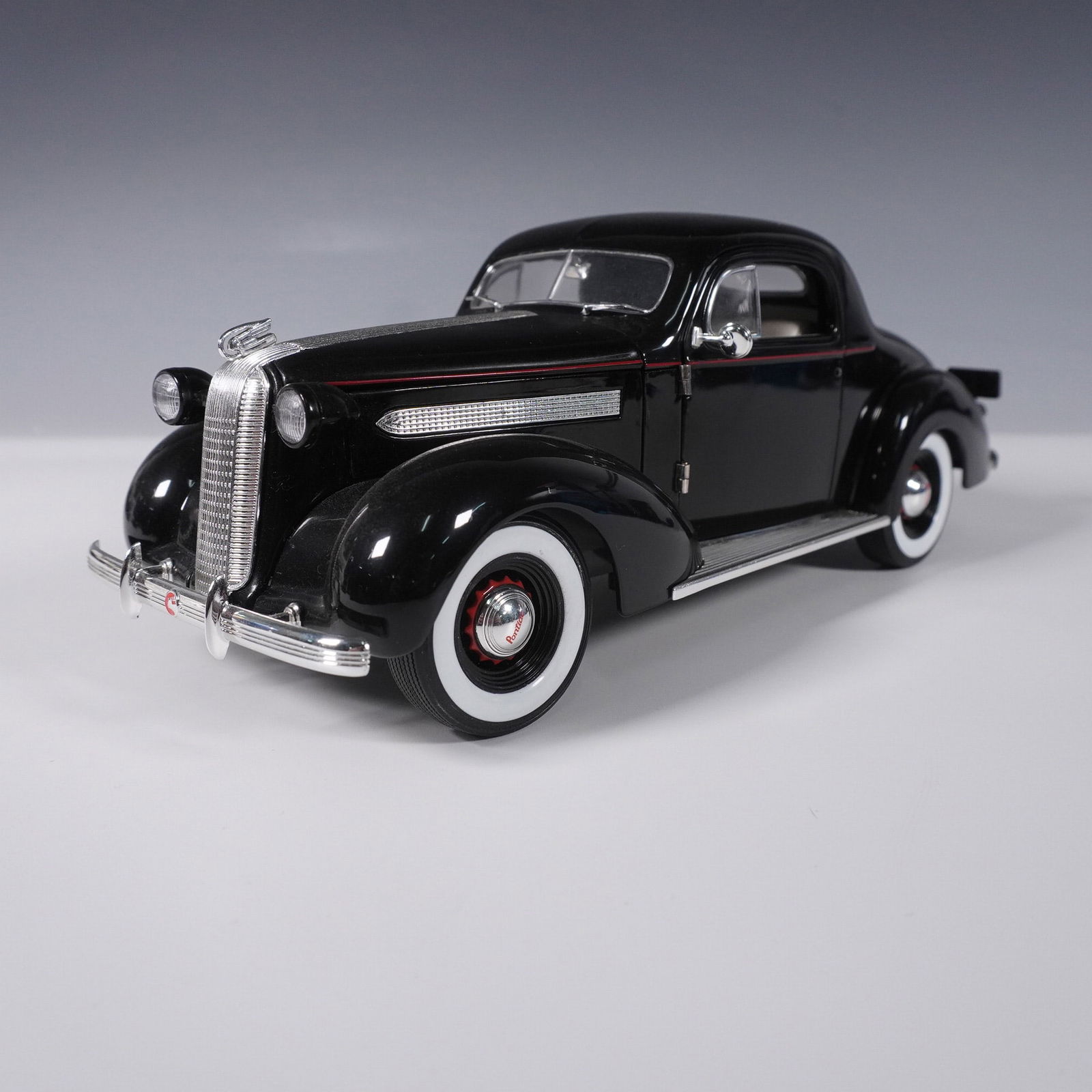 Signature Diecast Model 1936 Pontiac Deluxe Coupe (1 of 5)