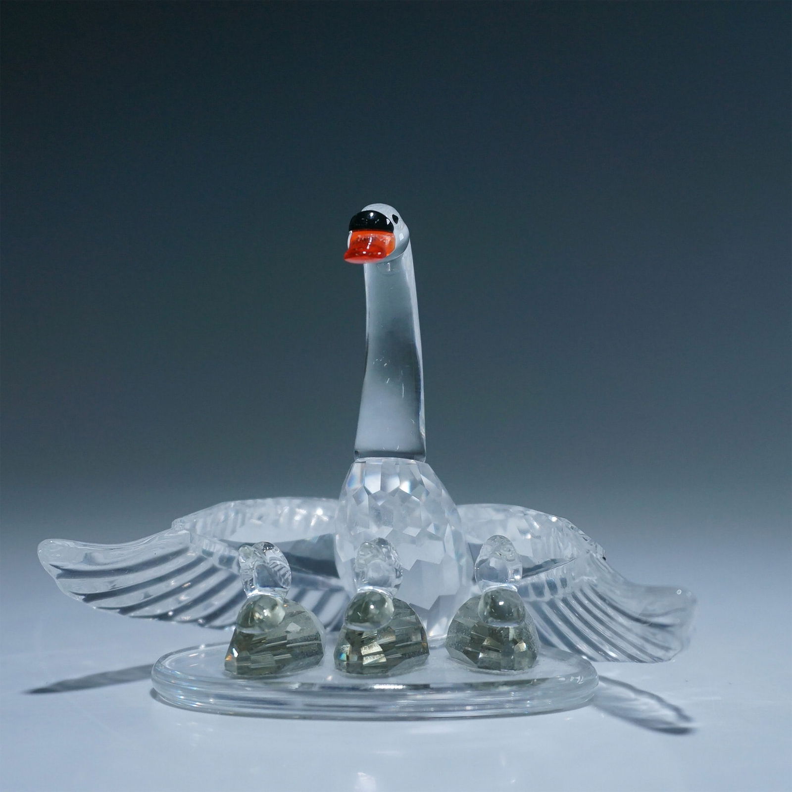 Swarovski Silver Crystal Swan with Cygnets on Base (1 of 4)