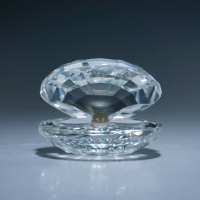 Swarovski Silver Crystal Clam Shell with Pearl Figurine