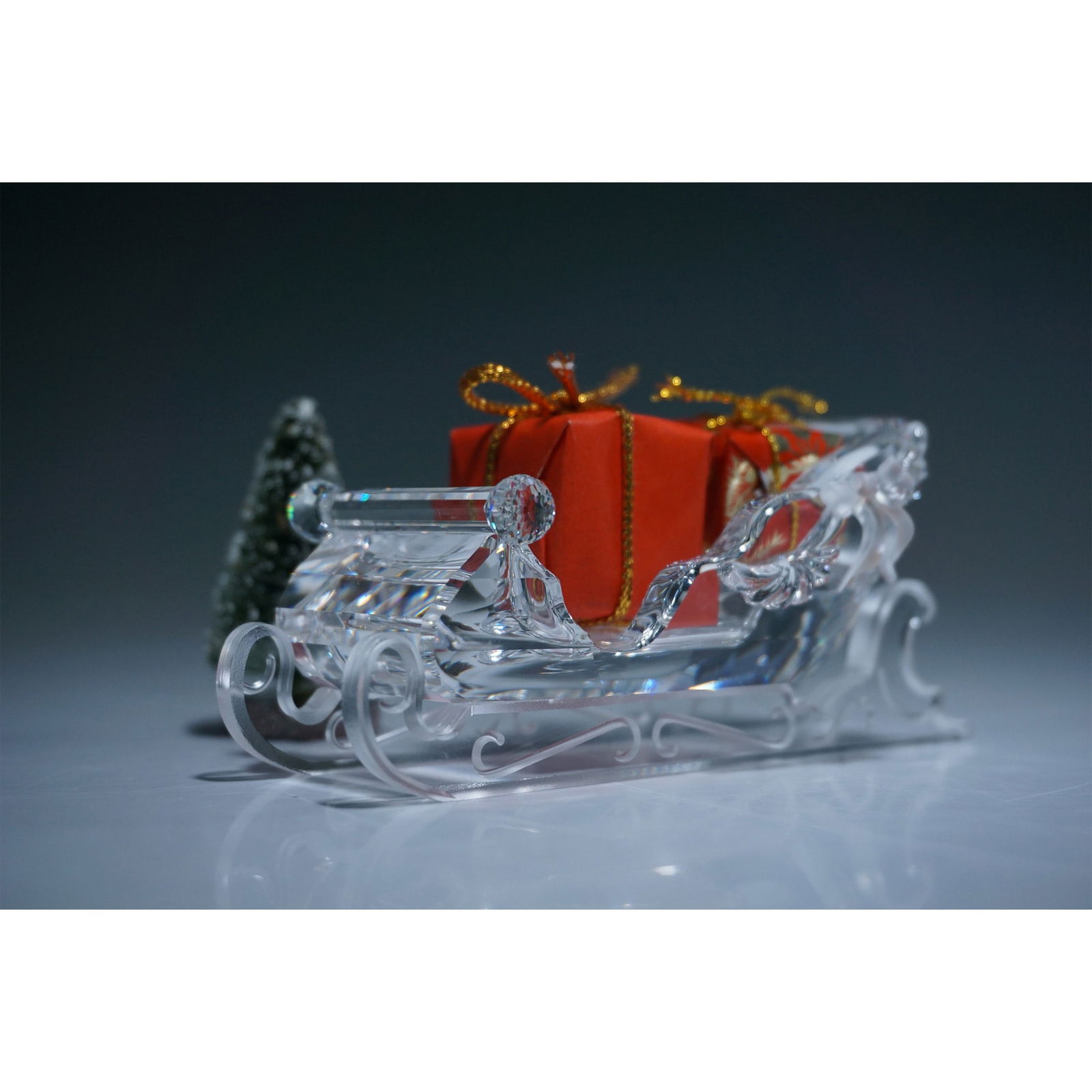 Swarovski Crystal Figurine, Sleigh with Gifts & Tree (1 of 4)