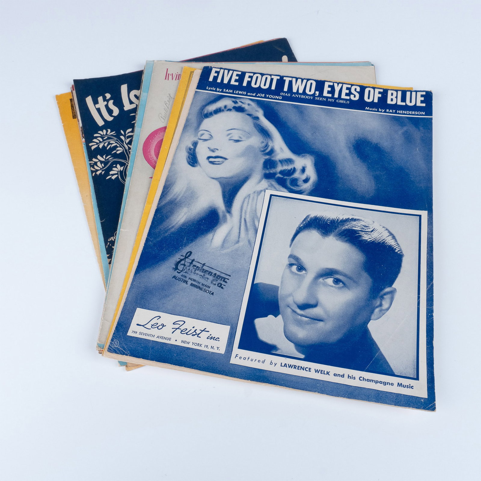 18pc 20s 30s And 40s Showtunes And Standards Sheet Music: This set of 18 classics are a gem for any nostalgia seeking musician or Roaring 20s aficionado. This collection of some of the catchiest songs ever written includes Irving Berlin classics Marie, the t