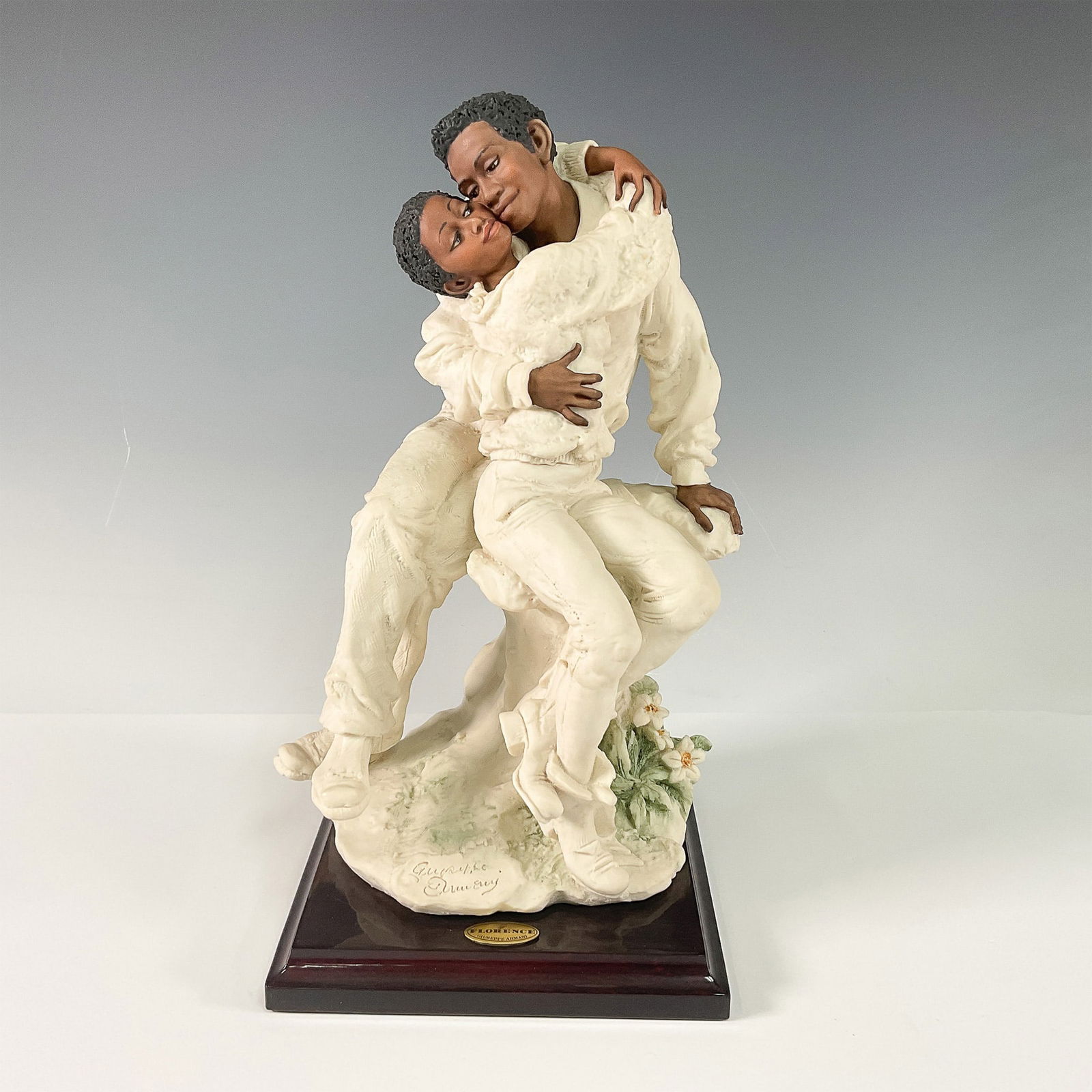 Florence Giuseppe Armani Sculpture, Cheek To Cheek 1249F (1 of 6)