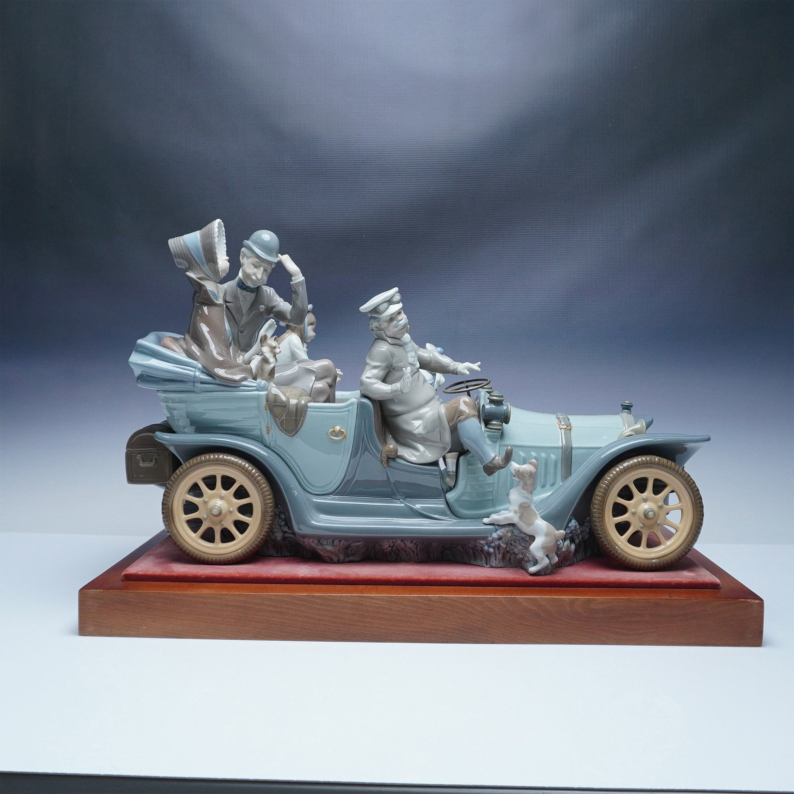 Lladro Family Rally Limited Edition Porcelain Figurine 01001146 (1 of 12)