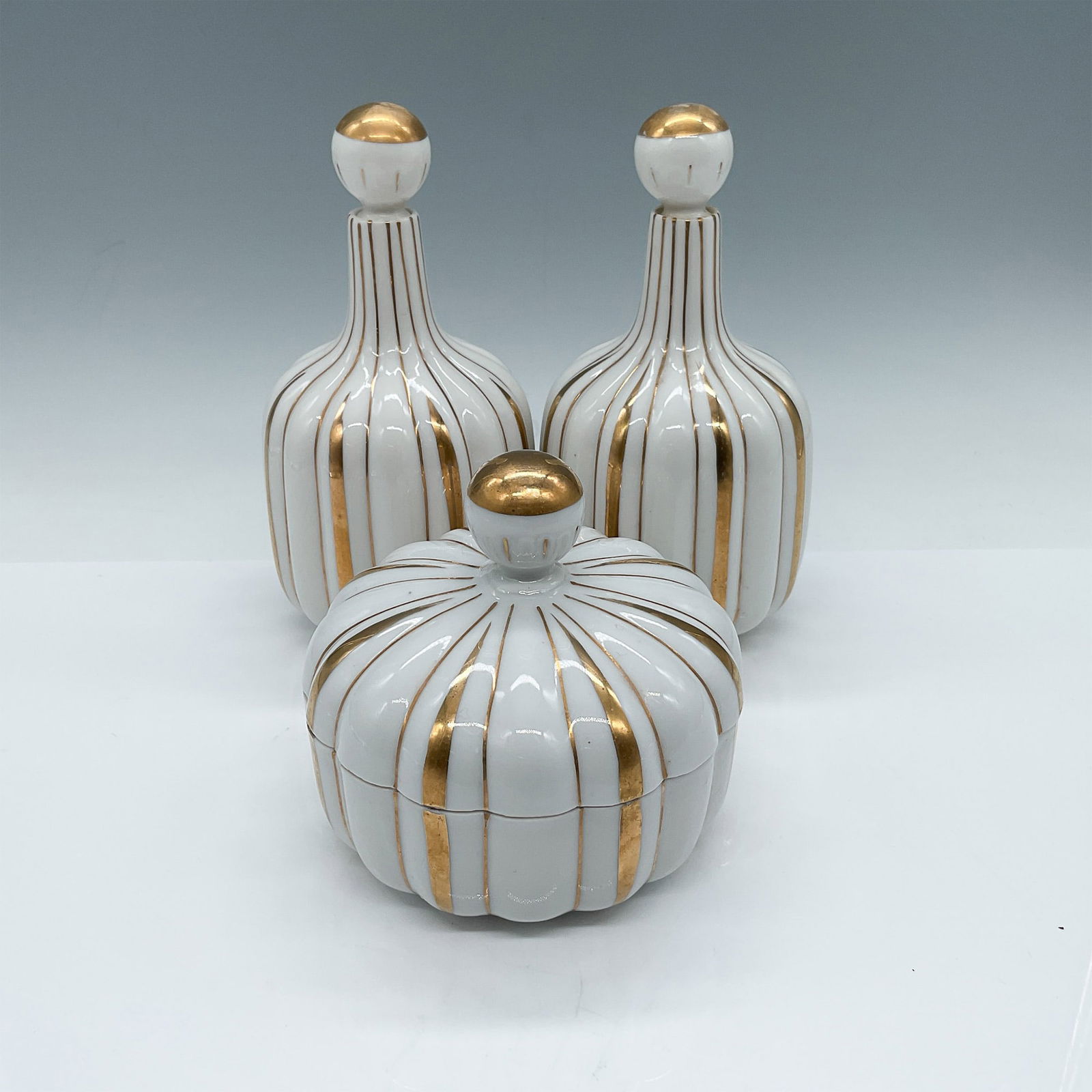 3pc Irice Gilded Ceramic Bottles and Lidded Box (1 of 4)