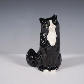 Royal Doulton Cat Figurine, Black and White DA194