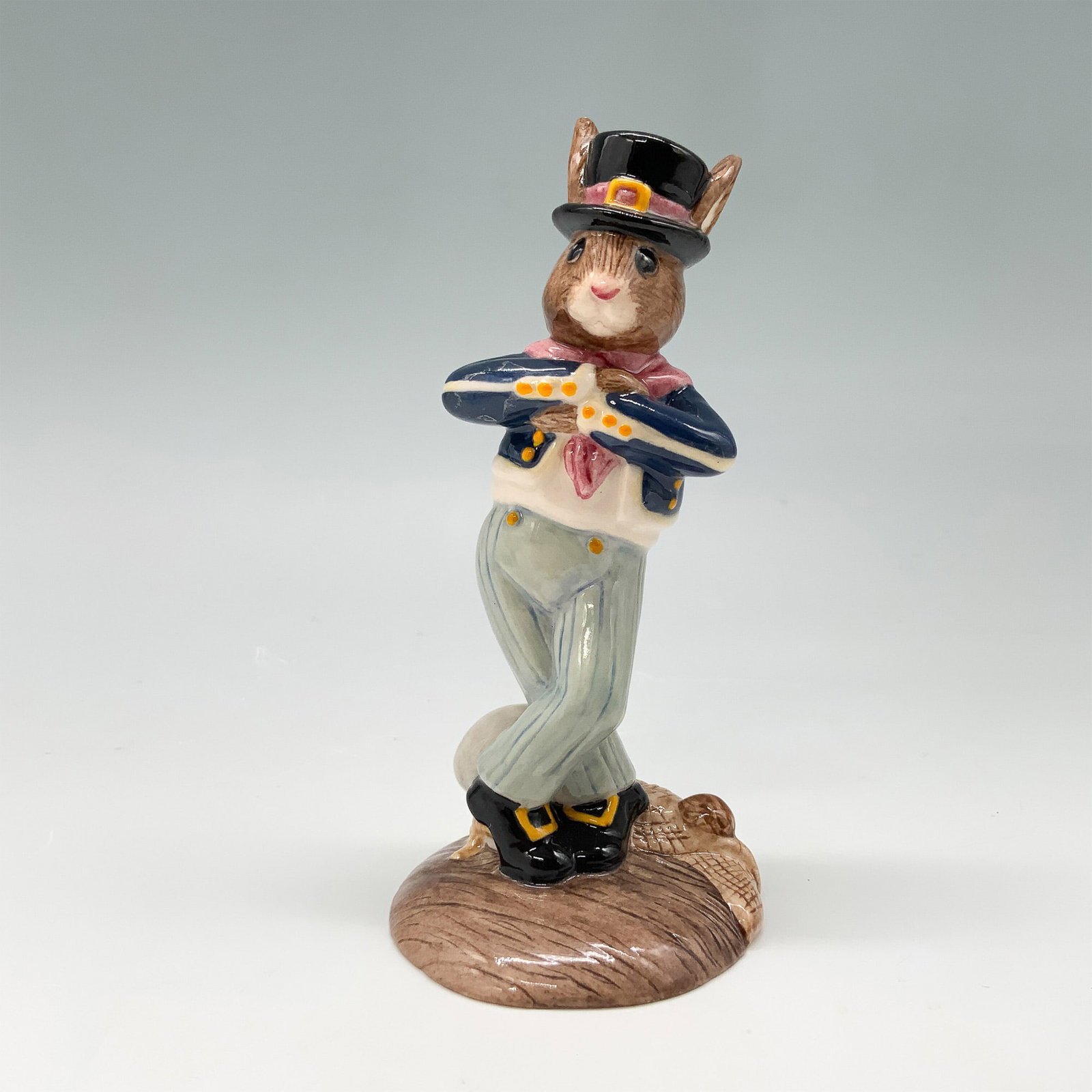 Royal Doulton Bunnykins Figurine Hornpiper DB261 with Box: Royal Doulton Bunnykins figurine titled Hornpiper model number DB261. This charming hand painted and hand decorated porcelain figurine was exclusively available at Bunnykins events in 2003. Designed b