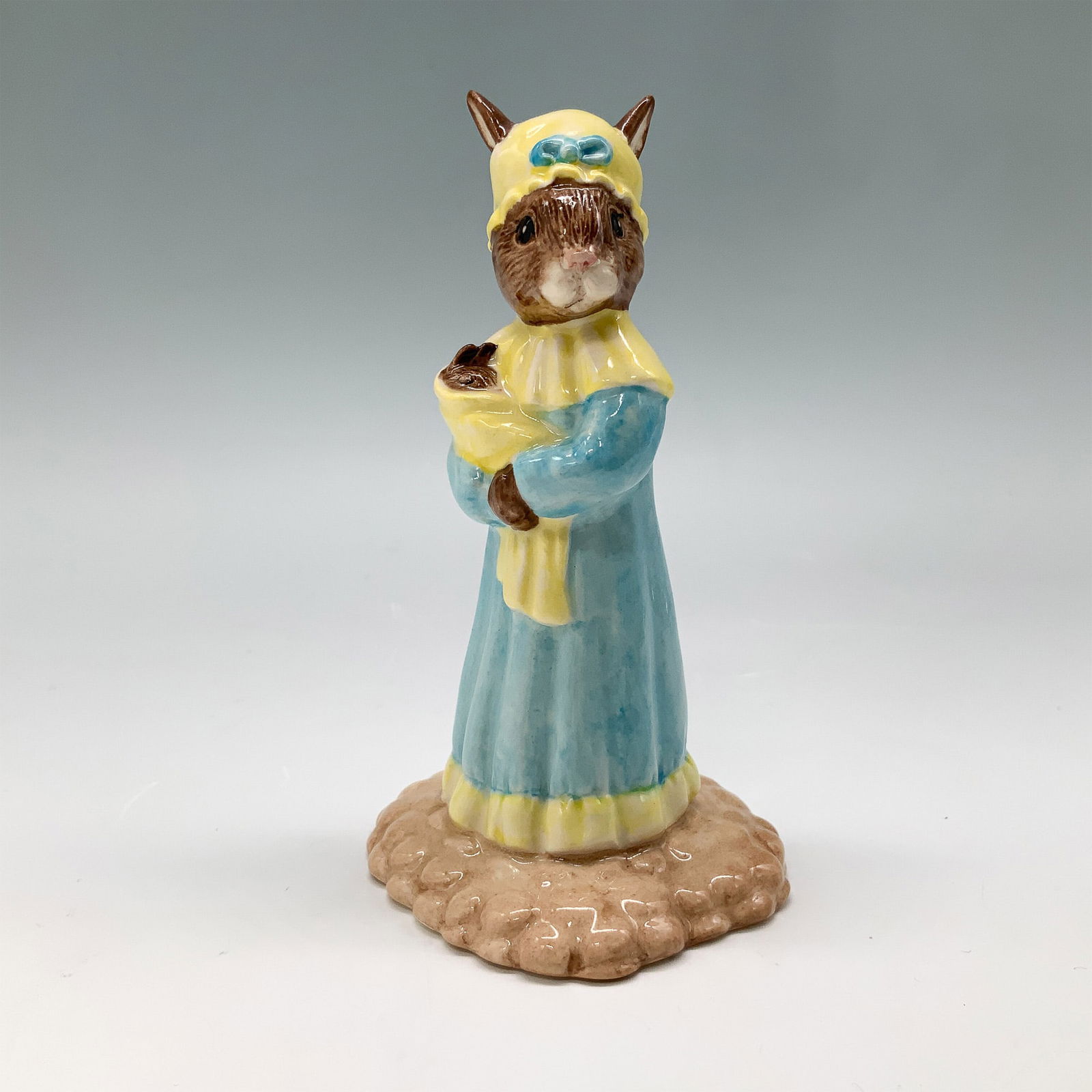 Royal Doulton Bunnykins Figurine Judy DB235 (1 of 4)