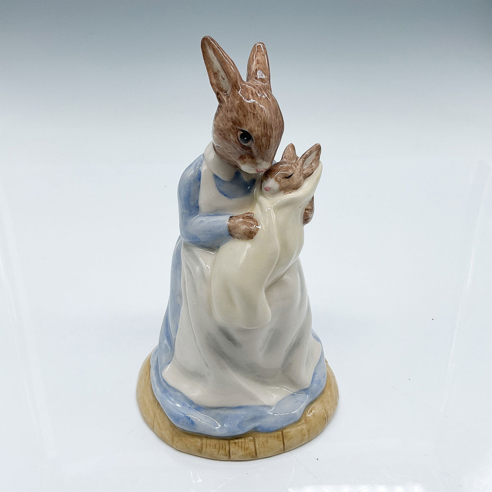 Royal Doulton Bunnykins Figurine, Mother & Baby DB226 (1 of 4)