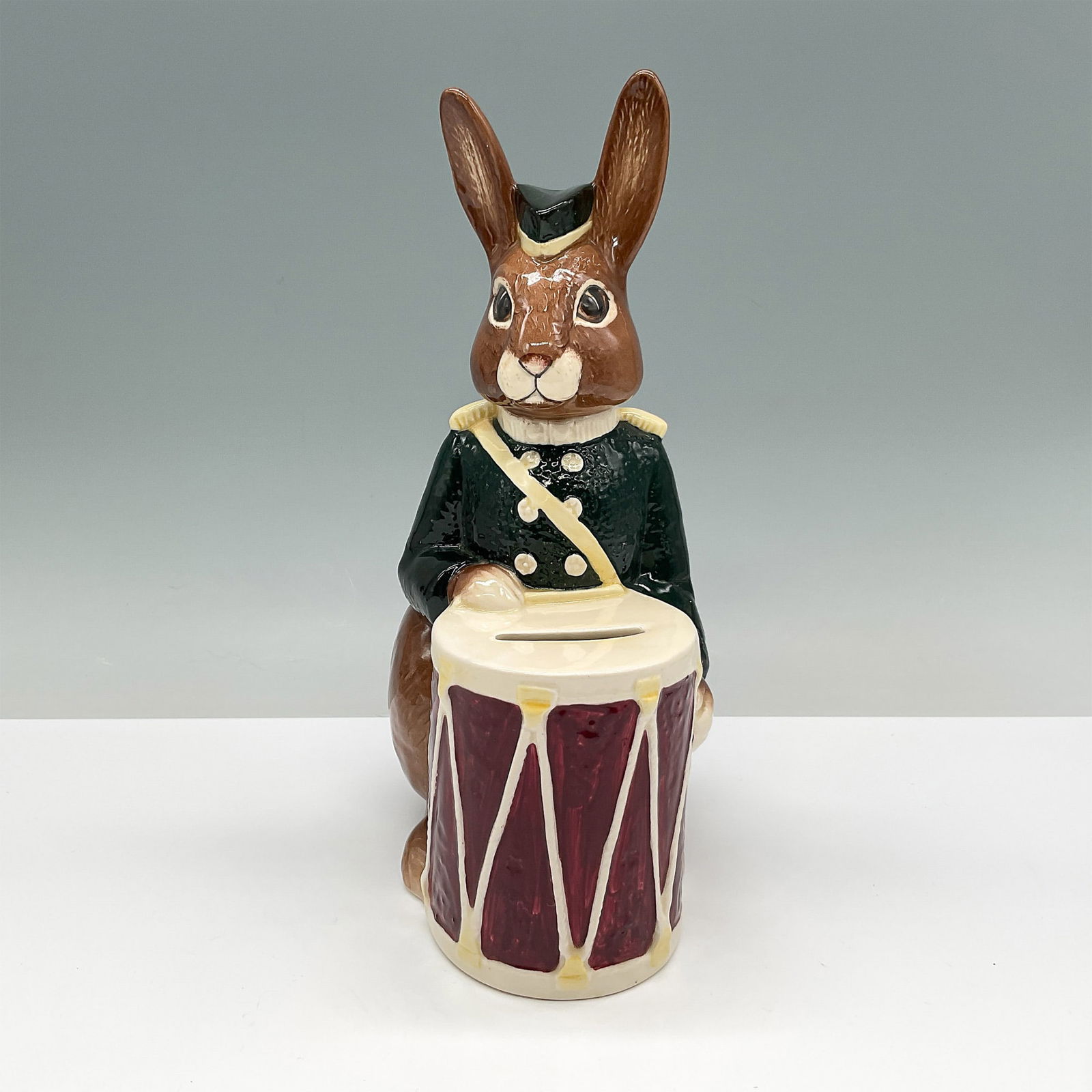 Royal Doulton Bunnykins, Bunnybank D6615 (1 of 4)
