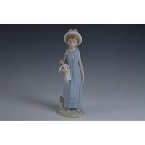 Lladro Porcelain Figurine, Belinda with Her Doll 1005045