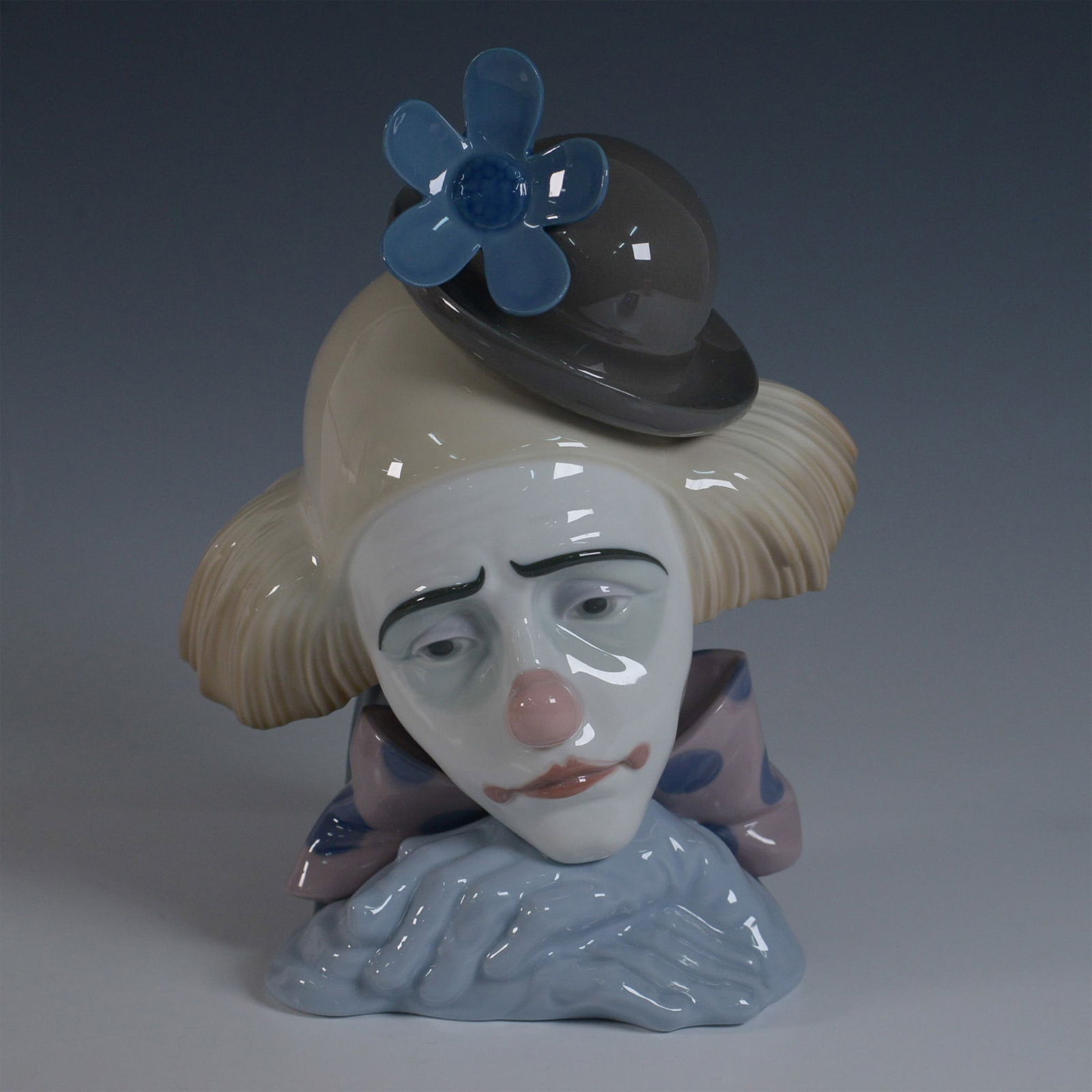 Lladro Porcelain Figurine, Pensive Clown 1005130 (1 of 3)