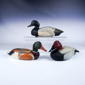 3pc Victor Duck Decoy and Two Duck Figures