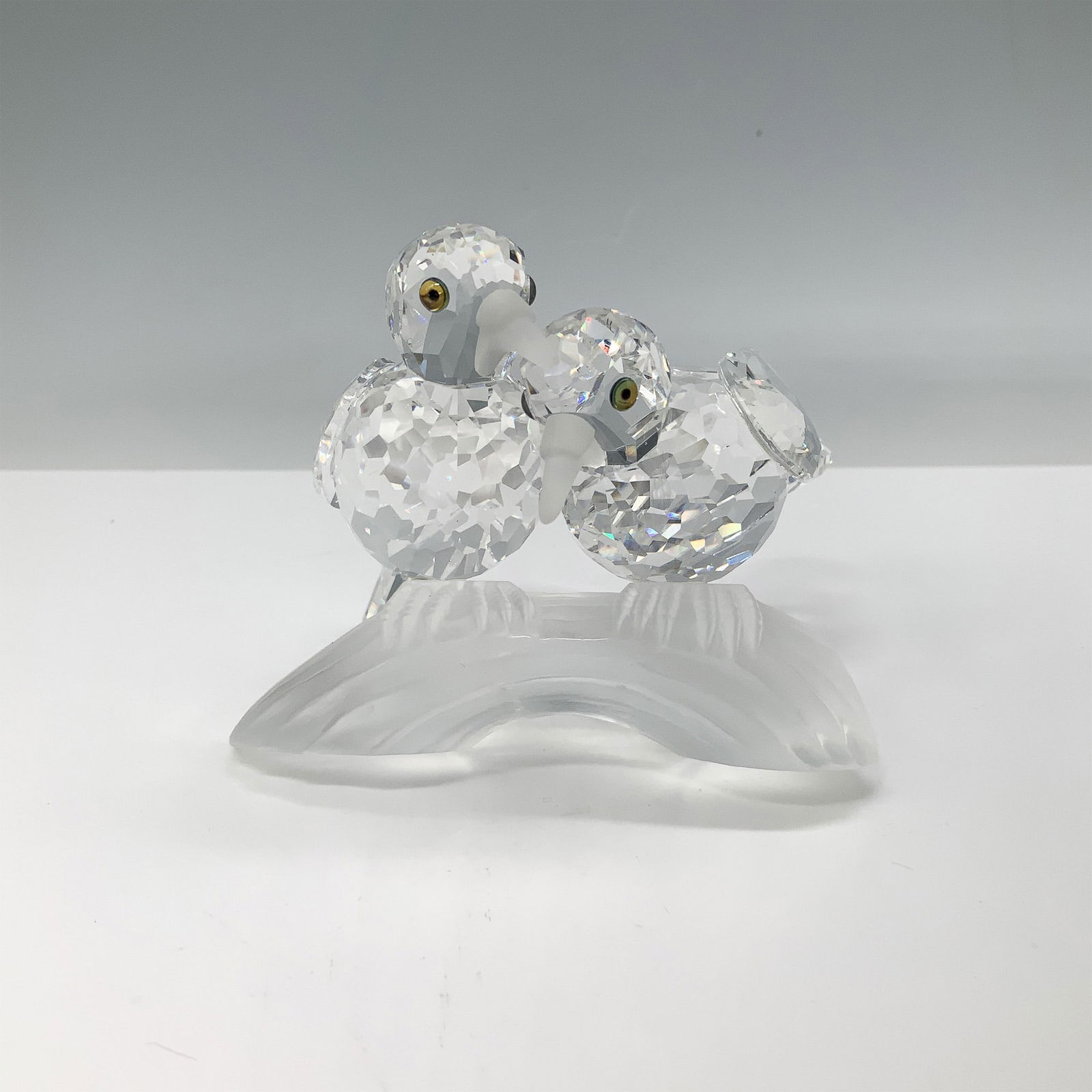 Swarovski Crystal Figurine, 1989 SCS Turtledoves Amour (1 of 4)