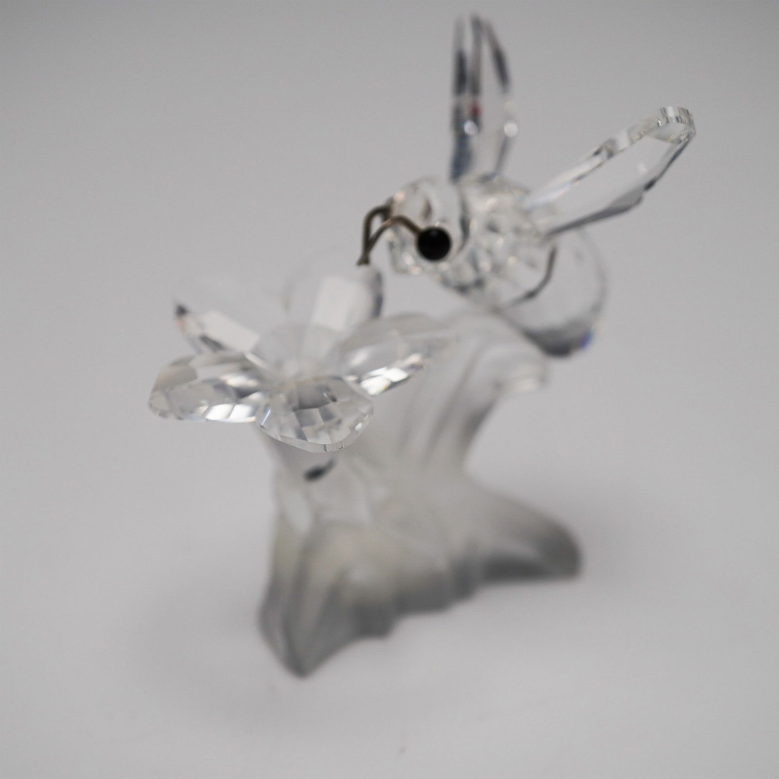 Swarovski Crystal Bumblebee on Flower Figurine with Original Box (1 of 4)