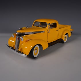 Road Signature 1937 Studebaker Coupe Express Pick-Up Model